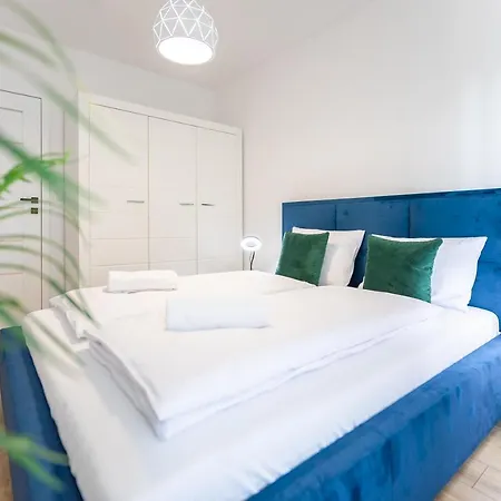 Bluszczowy, Myweek * 쿠도바-즈루이