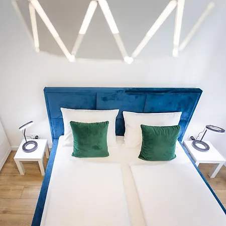 Bluszczowy, Myweek * 쿠도바-즈루이