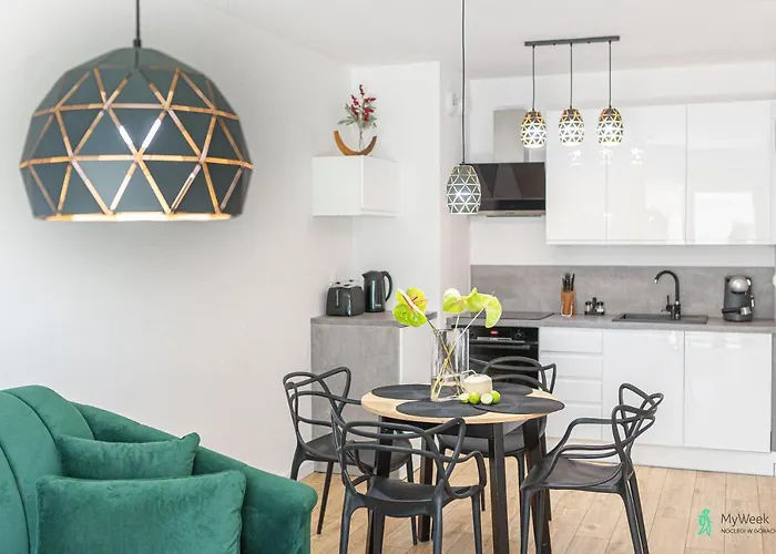 Apartament Bluszczowy, Myweek